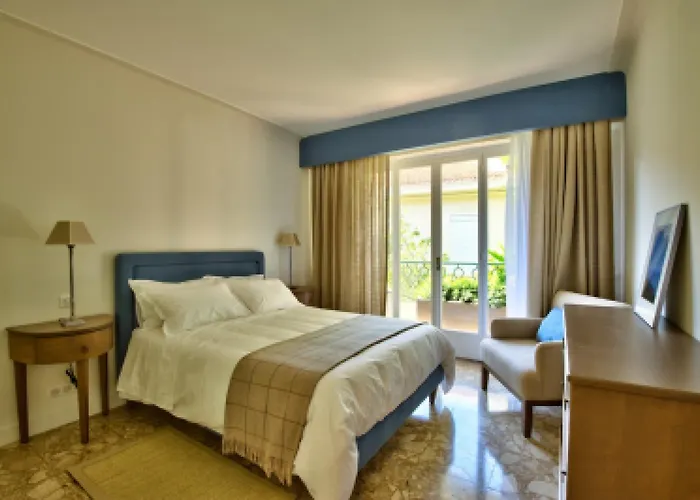 One Bed Apartment Just Minutes Walk From The Croisette And The Palais In A Secure Residence 1693